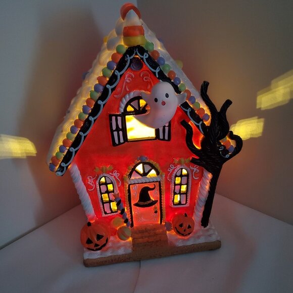 Ghoulish Halloween Gingerbread House ORANGE Frosted CandyFast LED Light Up Decor - Picture 6 of 14